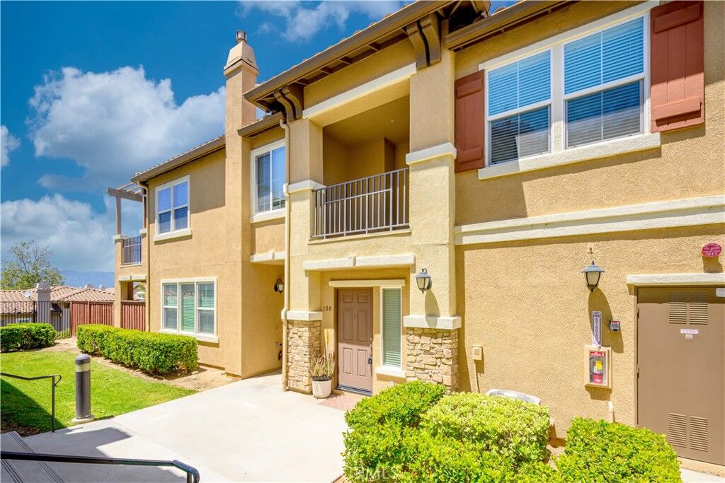 Property Photo:  15659 Vista Way 100  CA 92532 