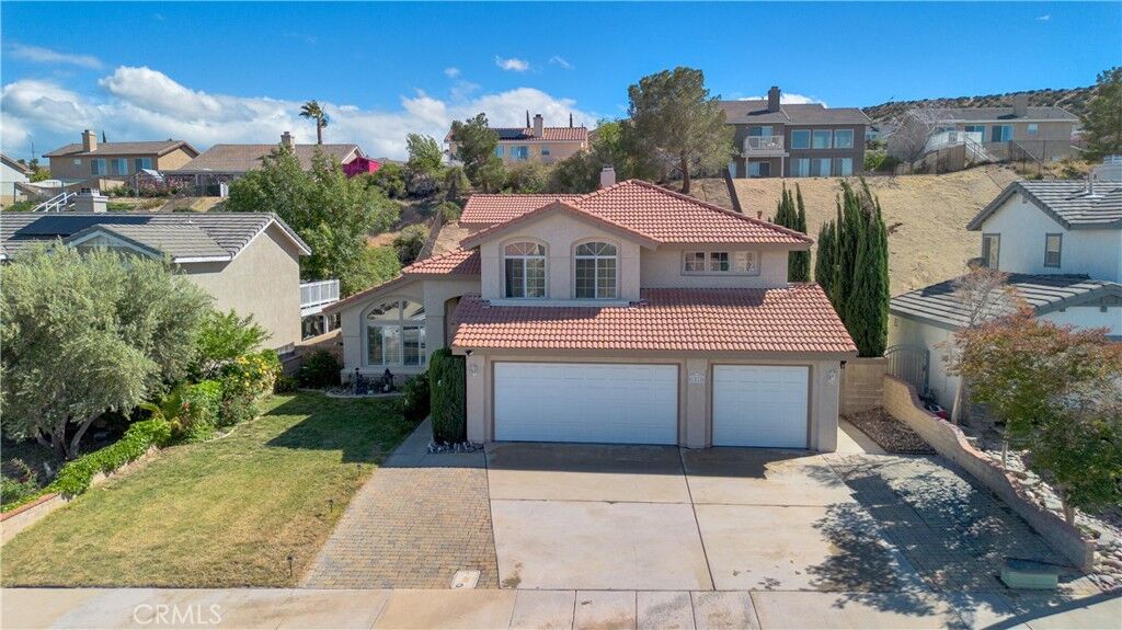 Property Photo: 1212 Date Palm CA 93551