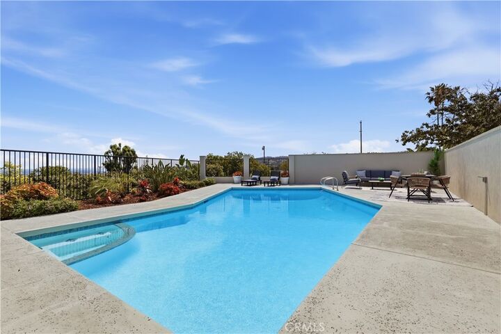 Property Photo:  5123 Willow Wood  CA 90274 