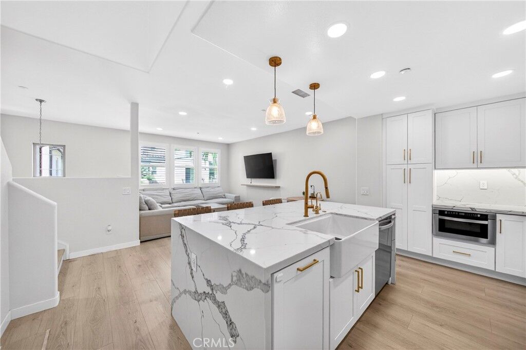 Property Photo:  2827 W Edinger Avenue  CA 92704 