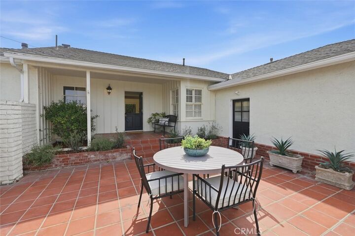 Property Photo:  420 Via Malaga  CA 90277 