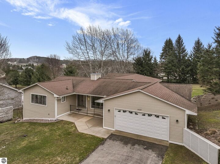 Property Photo:  5529 Heritage Way  MI 49685 