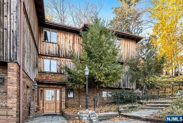 Property Photo:  40 Ridge Road 1  NJ 07450 