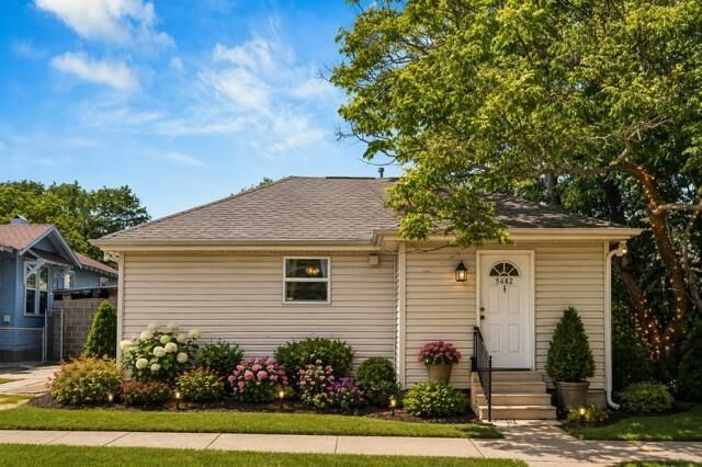 Property Photo:  5682 General Haig Street  LA 70124 