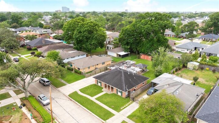 Property Photo:  1230 Aurora Avenue  LA 70005 