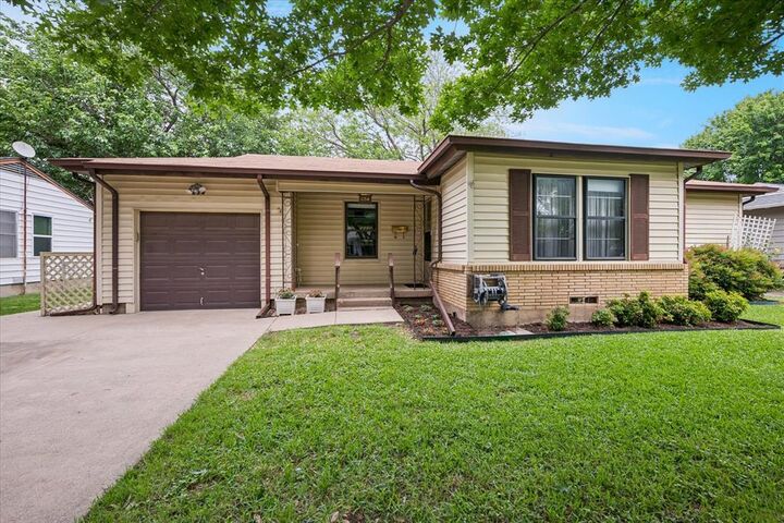 Property Photo: 654 Milton Street TX 75057