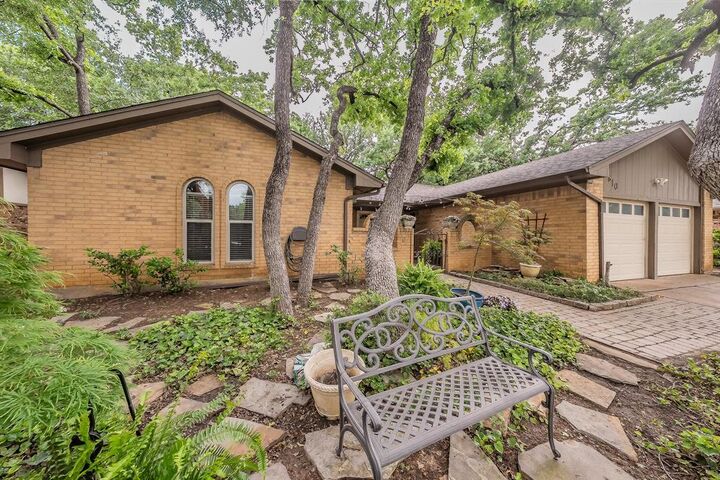 Property Photo:  5810 Ridge Drive  TX 76016 