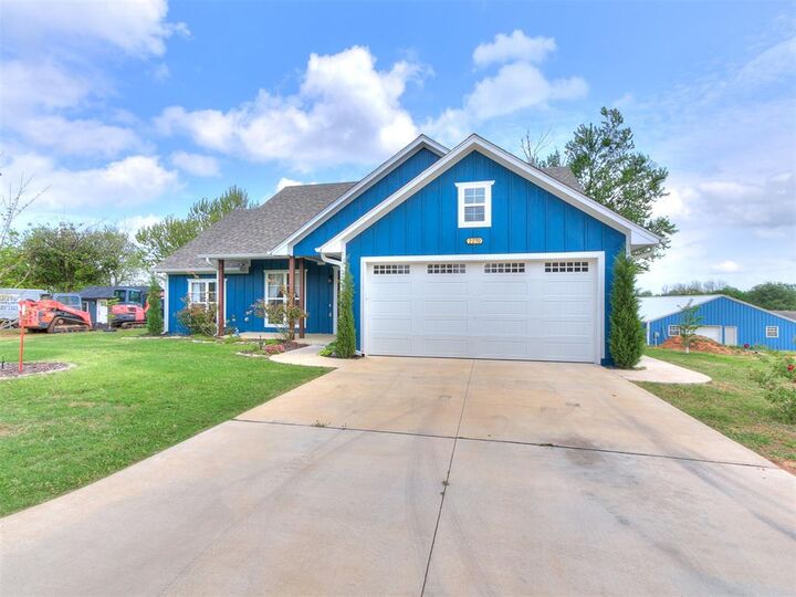 Property Photo:  2270 E Meyers Circle  OK 73020 