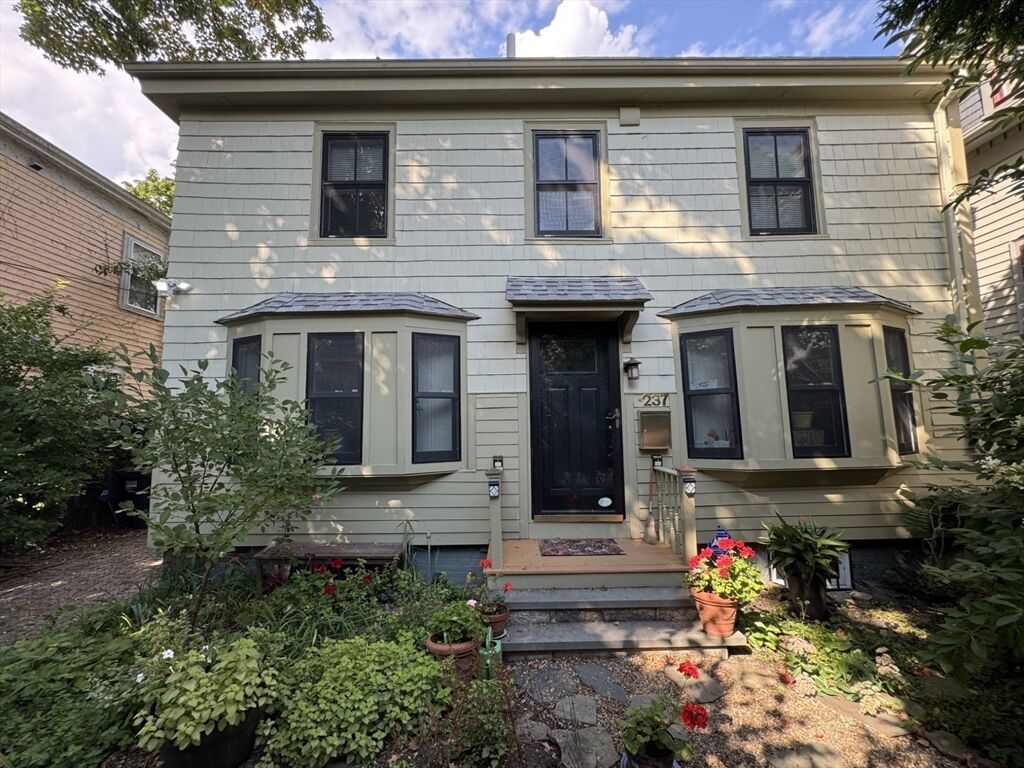 Property Photo:  237-239 Mt Auburn Street  MA 02138 