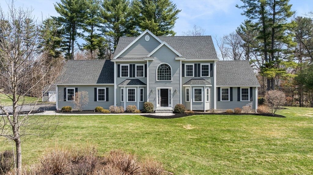 Property Photo: 10 Delray Dr MA 01832