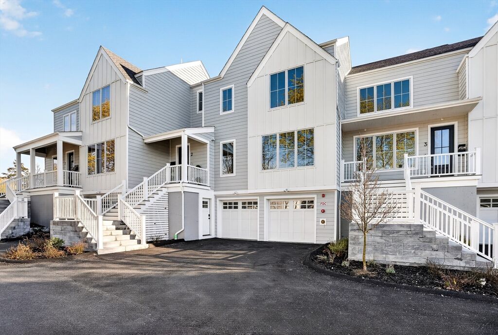 Property Photo:  15 Jewett Pl B  MA 02458 