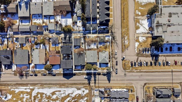 Property Photo: 2135, 2139, 2143 50 Avenue SW AB T2T 2W5