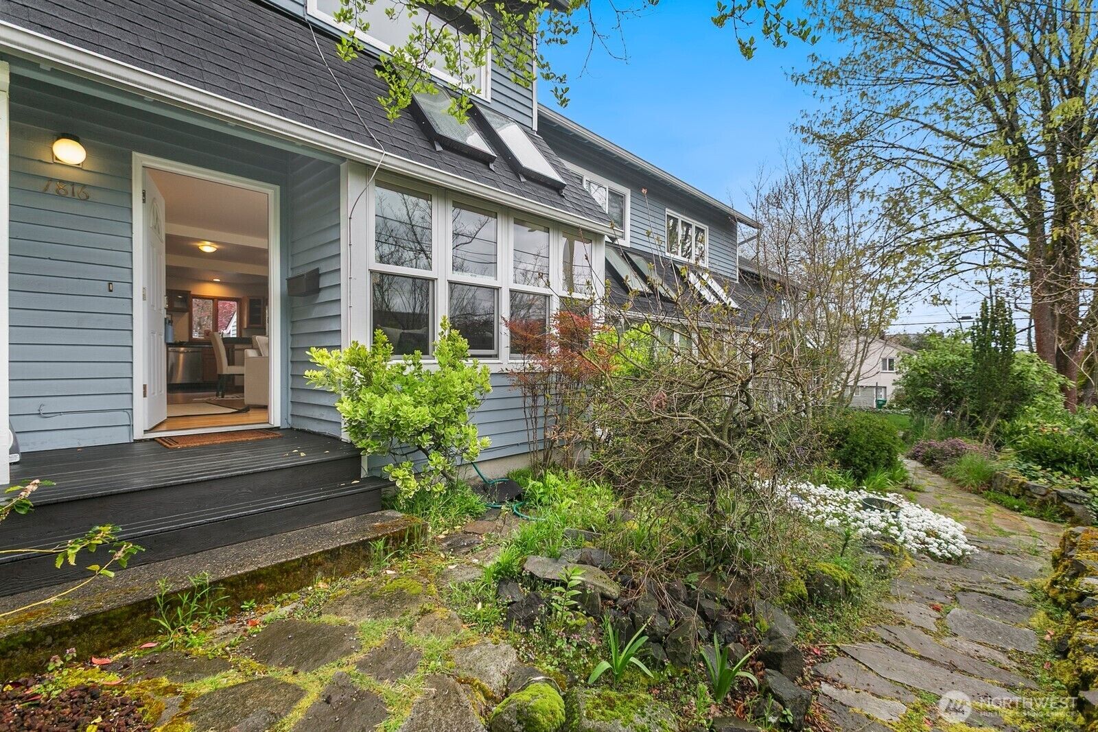 Property Photo: 1816 East Jefferson Street B WA 98122