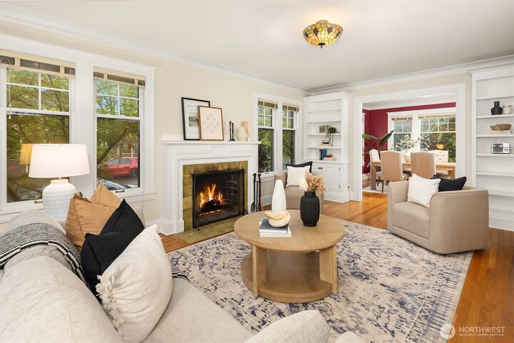 Property Photo:  4800  Fremont Avenue N 202  WA 98103 