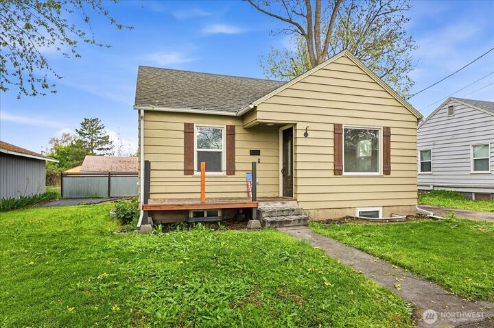 Property Photo:  317 NE Ash Avenue  WA 99324 