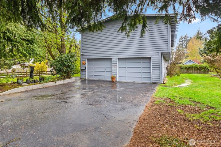 Property Photo:  8505  236th Street SW  WA 98026 