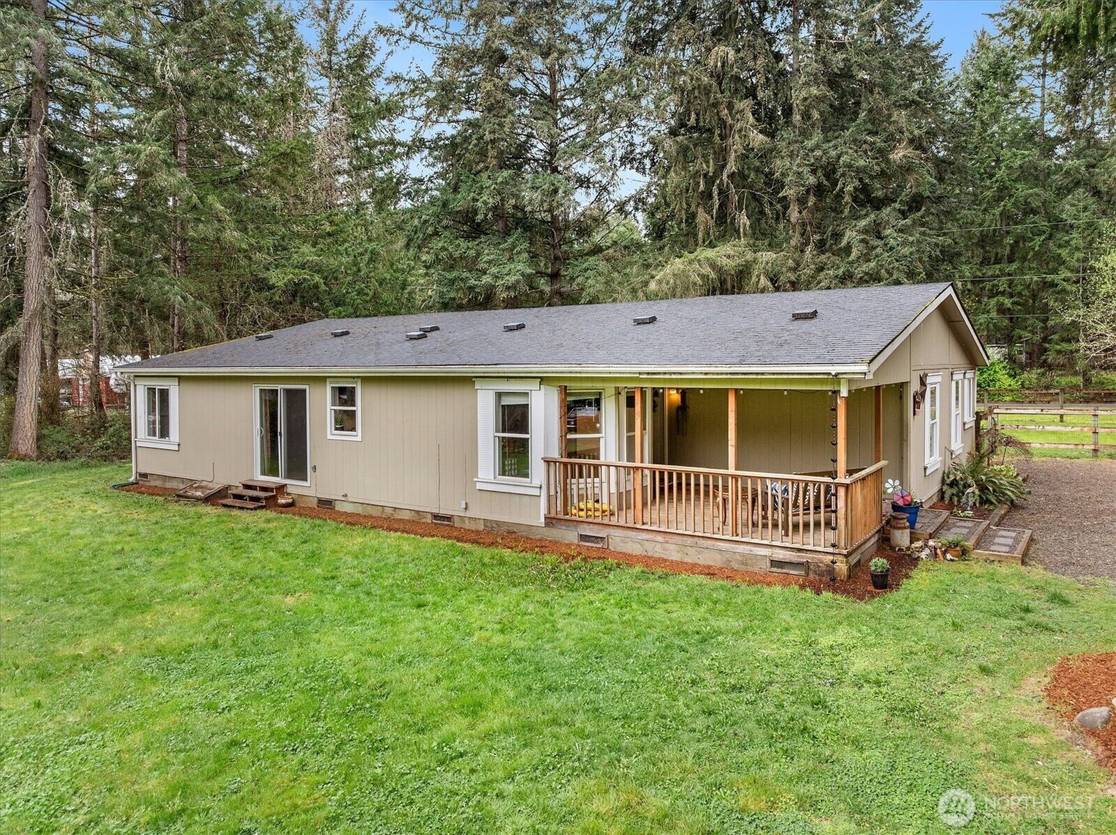 Property Photo:  20815  84th Avenue E  WA 98387 