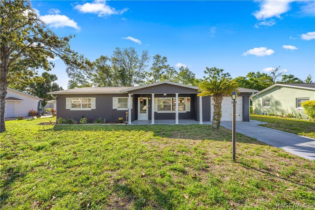 Property Photo:  97 S Davis Street  FL 34465 