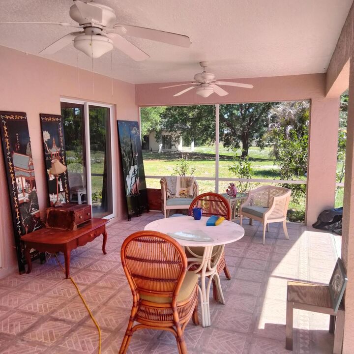Property Photo:  312 SW Buzby Court  FL 34953 