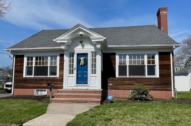 Property Photo:  41 Felsmere Avenue  RI 02861 