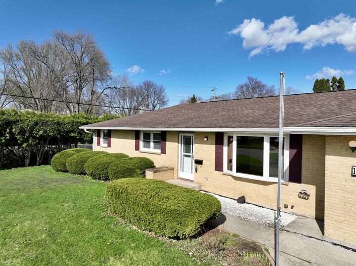 Property Photo:  1920 Greenwich Lane  WI 53545 