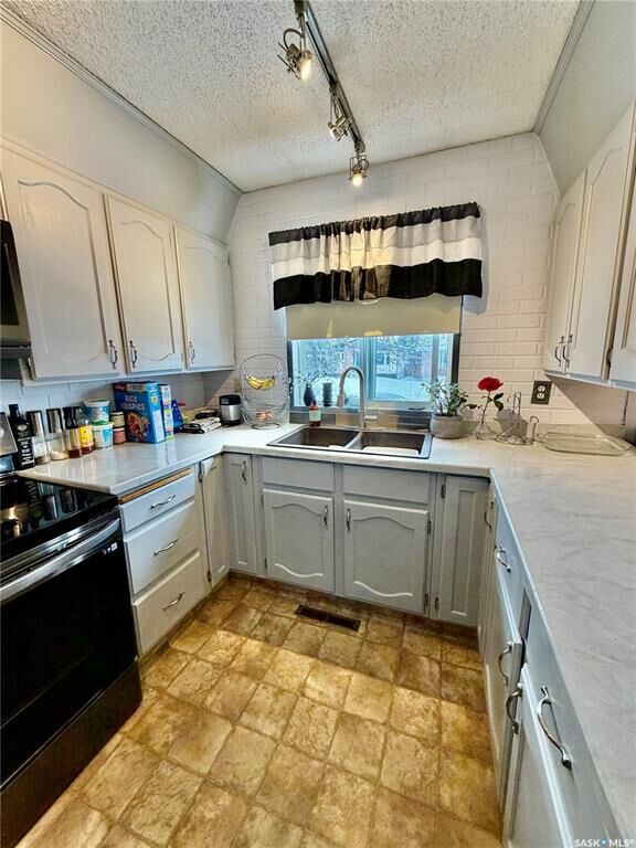 Property Photo:  610 Main Street  SK S0E 0Y0 