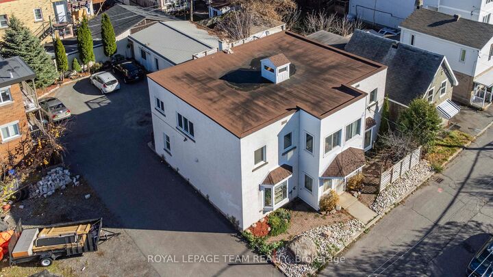 Property Photo: 213 Desrosiers Street ON K1L 7T2
