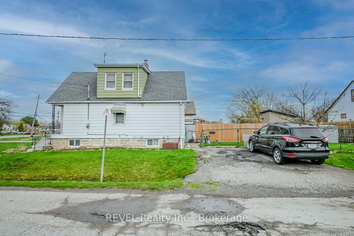 Property Photo:  76 Lincoln Avenue  ON L2P 2C9 