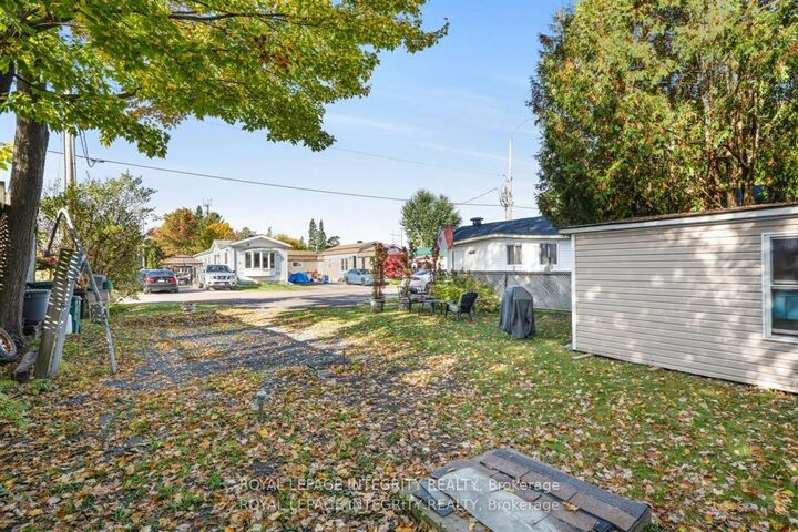Property Photo:  3535 St. Joseph Boulevard 33  ON K1C 1T1 