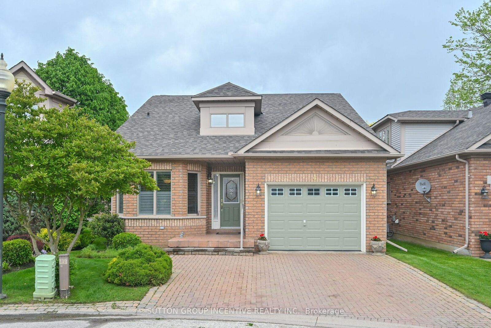 Property Photo: 4 Belair Place ON L9R 1Z1