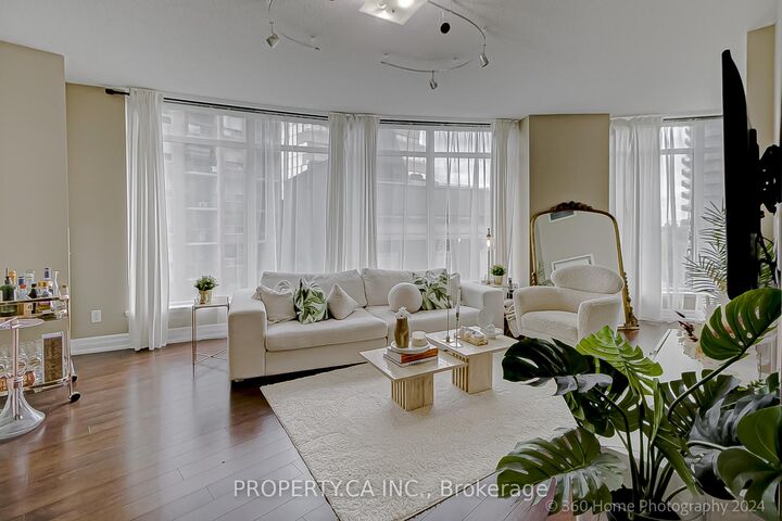 8 Scollard Street 702 — photo 1