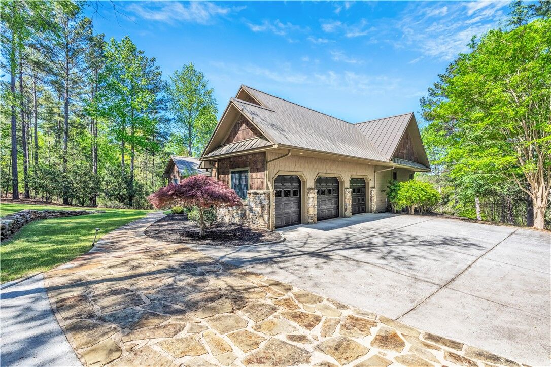 Property Photo:  301 Augusta Way  SC 29685 