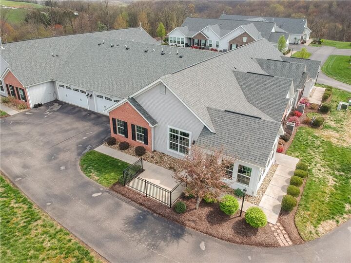 Property Photo:  905 Spring Valley Dr  PA 16063 