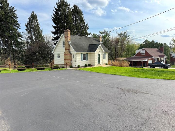 Property Photo:  7 W Pine St  PA 15626 