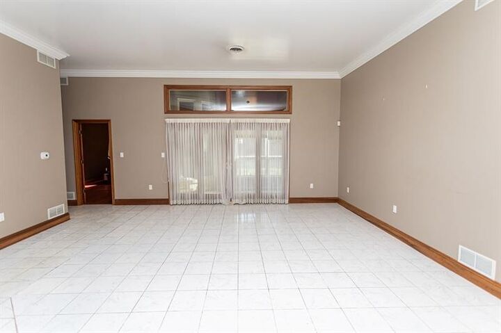 Property Photo:  87 Farmview Drive  PA 15401 