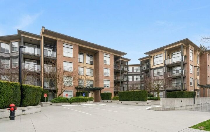 10707 139 Street 205 — photo 1