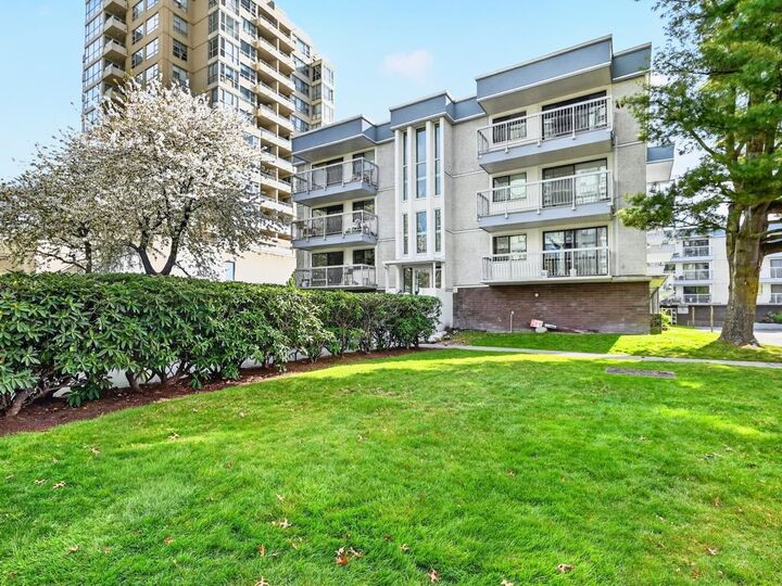 Property Photo: 6340 Buswell Street 211 BC V6Y 2E9