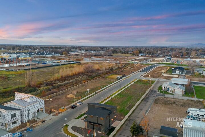 Property Photo:  76 N Feather Reed Ave.  ID 83642 