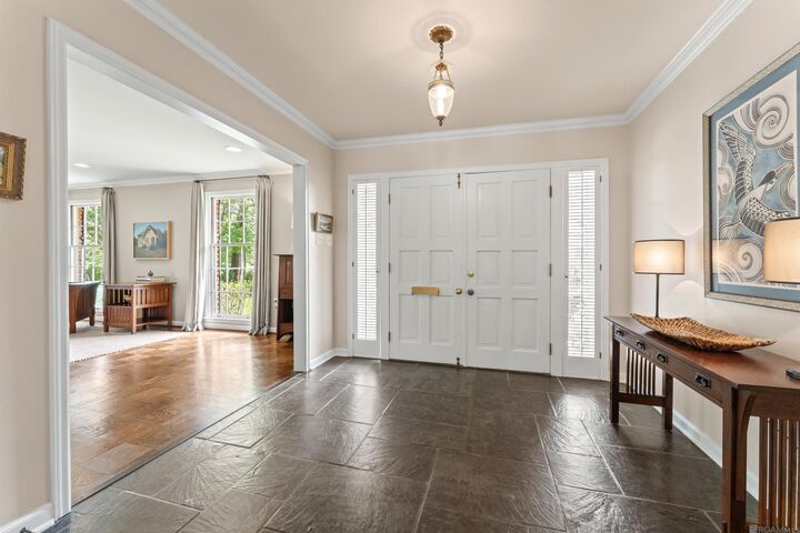 Property Photo:  1932 Country Club Dr  LA 70808 