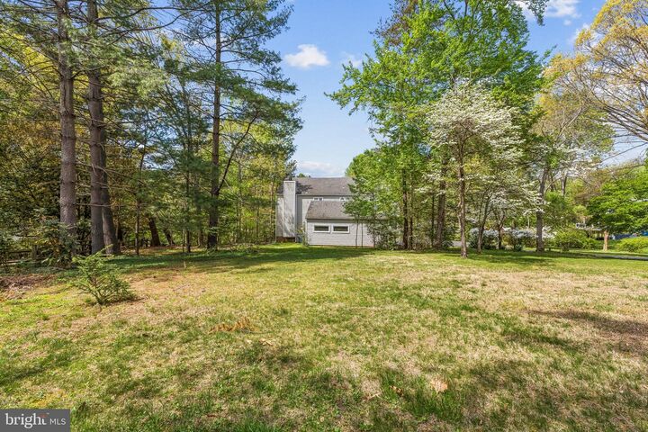 Property Photo: 2416 Sunny Meadow Lane VA 22181