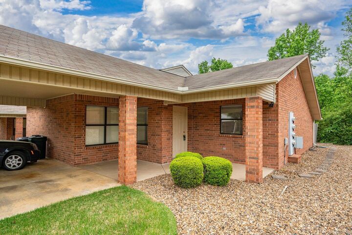 Property Photo:  500 Pakis Street, Unit 20-A  AR 71913 