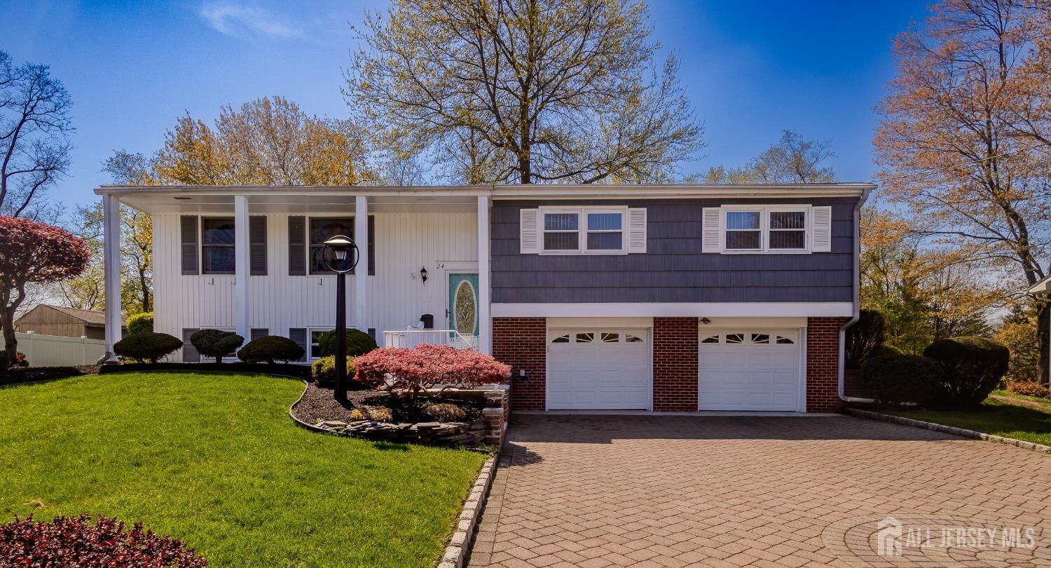 Property Photo:  24 Clearview Road  NJ 08816 