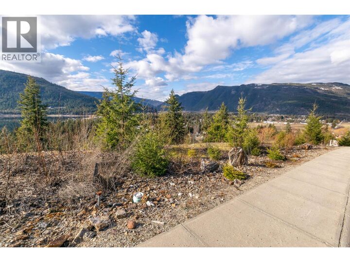 Property Photo: 274 Bayview Drive BC V0E 2V1