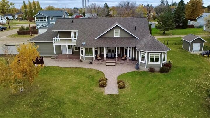 Property Photo:  68 Byers Street  MB R0M 1L0 
