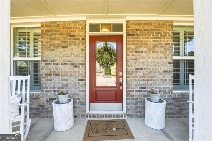 Property Photo:  3330 Camelot Way  GA 30040 