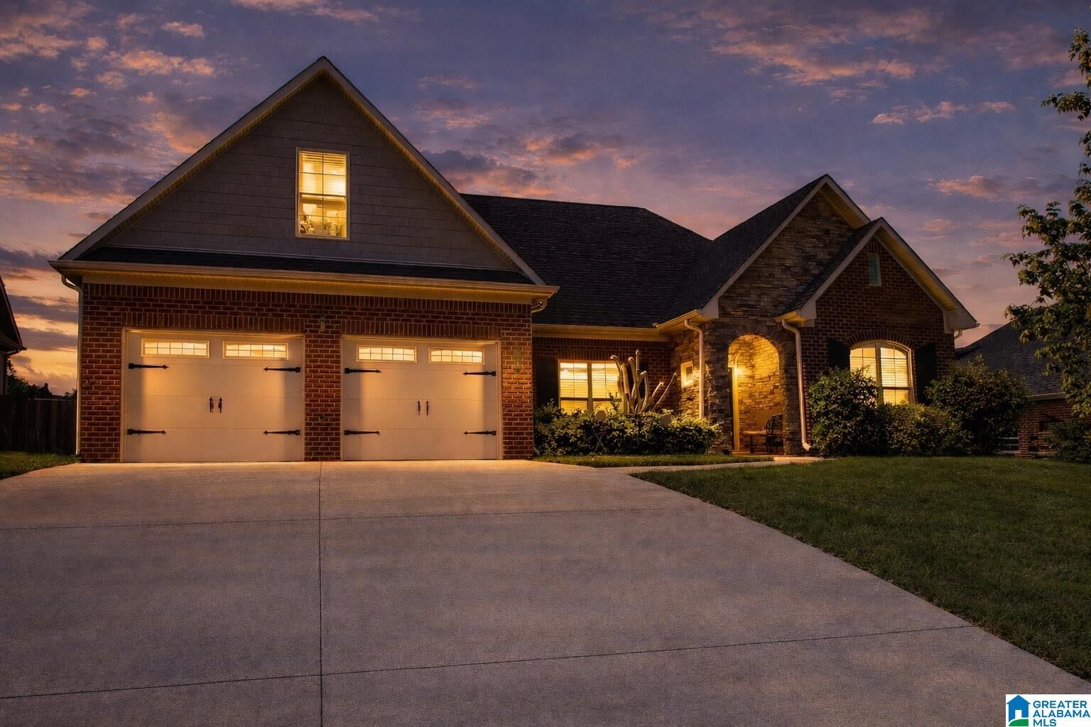 Property Photo:  467 River Oaks Lane  AL 35080 