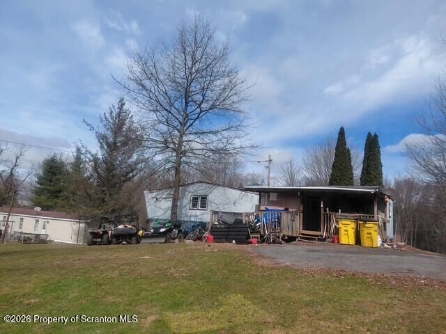 Property Photo:  1161 Lake Henry Road  PA 18436 