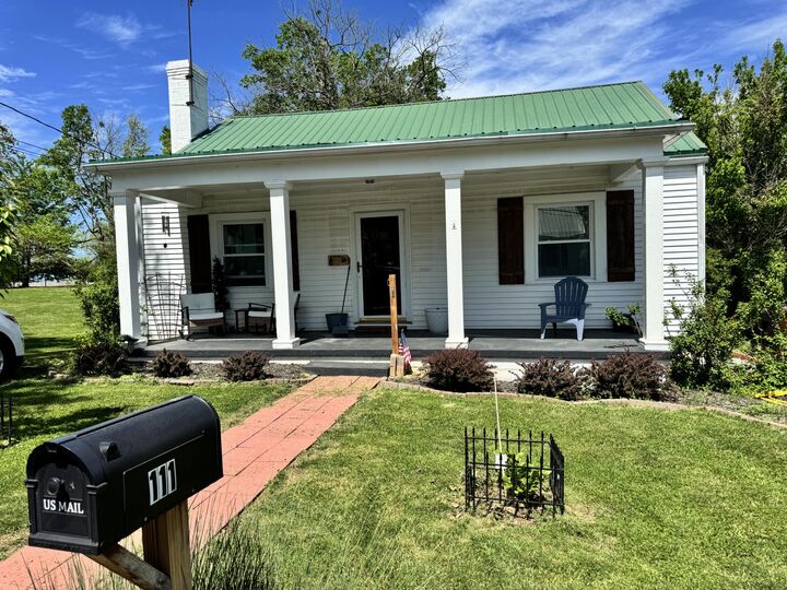 Property Photo:  111 Dickerson Court  KY 40444 