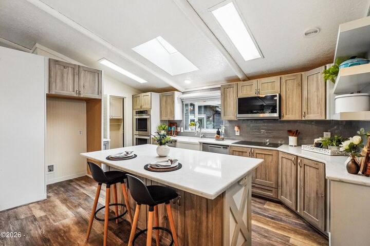 Property Photo:  1626 NW 21st Street  OR 97367 