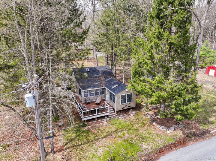 Property Photo: 27 Minisink Trail NY 12737